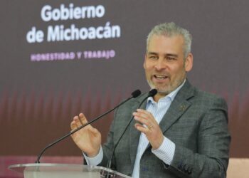 Con tarjetas 98% trabajadores, avanza federalización nómina educativa: Bedolla