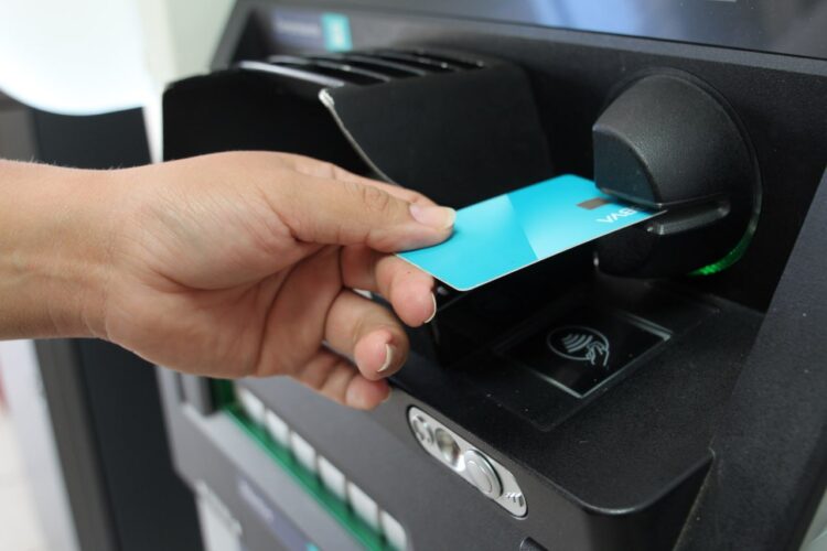 Creció 50% la tarjetización de docentes en el Gobierno de Ramírez Bedolla