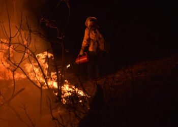 Culminan las quemas controladas en Uruapan para proteger el cerro de Jicalán