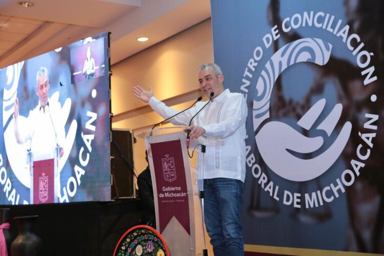 Michoacán camina bajo una nueva visión de justicia y derecho laboral: R. Bedolla