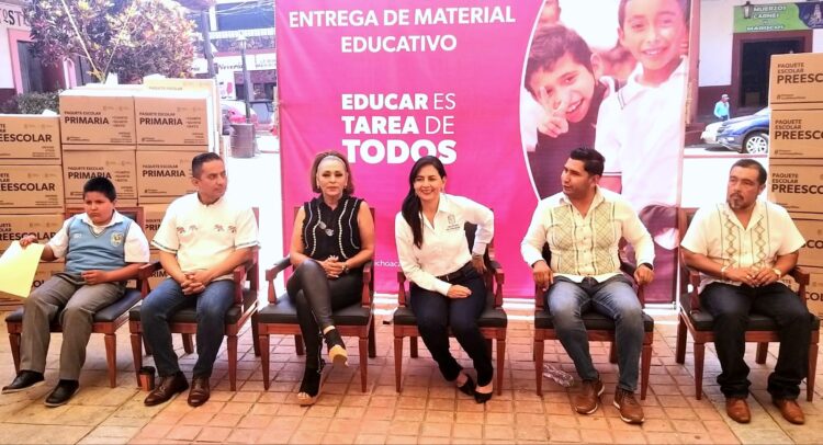 Avanza modernización de infraestructura para educación básica de Ziracuaretiro