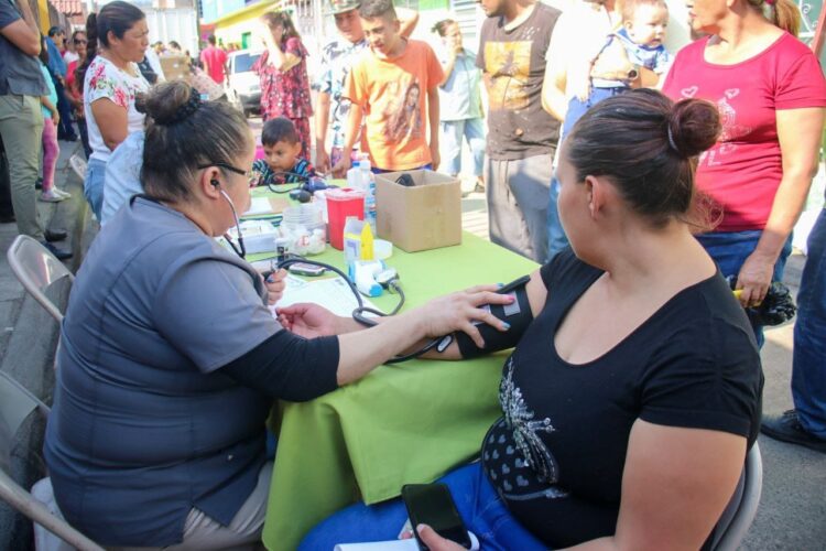 Más de 2 mil 500 beneficiados con las Caravanas de la Salud en Uruapan: DIF
