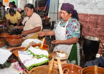 Inauguró el edil Nacho Campos Muestra de Comida Tradicional Purhépecha