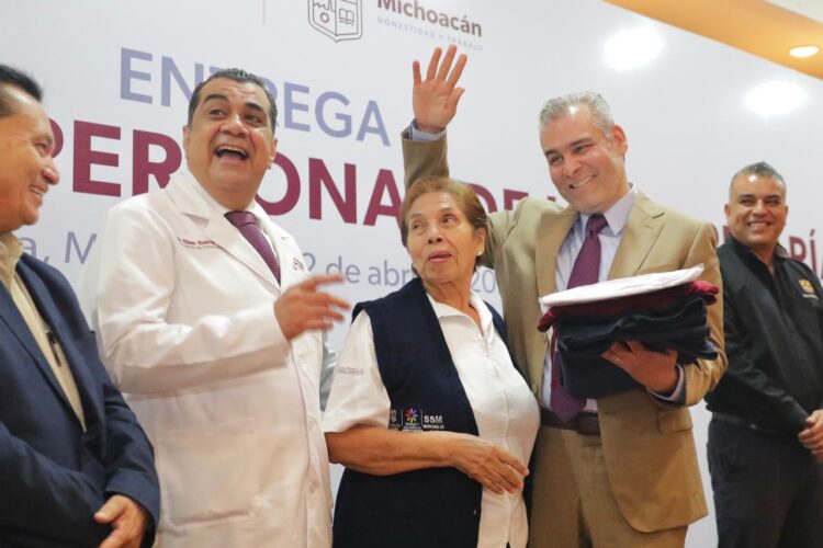 Valora Bedolla labor humanitaria y solidaria de trabajadores del sector salud