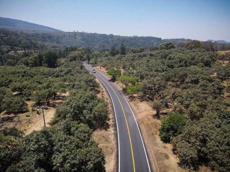 Rehabilitación del camino Peribán-Buenavista al 90%: Ramírez Bedolla