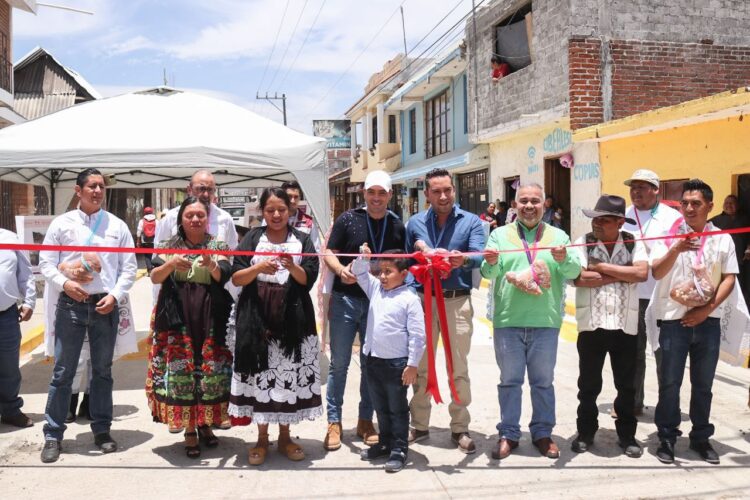 Entrega SCOP vialidades en Tingambato mediante la inversión de 8.4 mdp