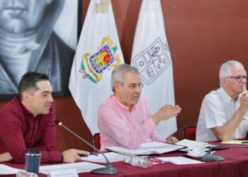 Anuncia Bedolla rehabilitación de 296 km de carreteras del Bajío michoacano