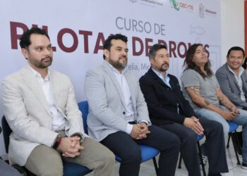 Inician Comunicación Social y Cecytem curso de pilotaje de drones a periodistas