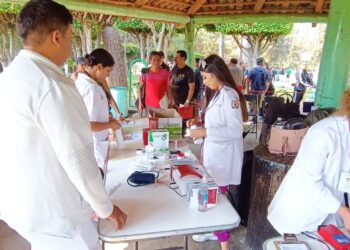 Feria de la Salud, ocasión para prevenir enfermedades crónicas y curables: JCER