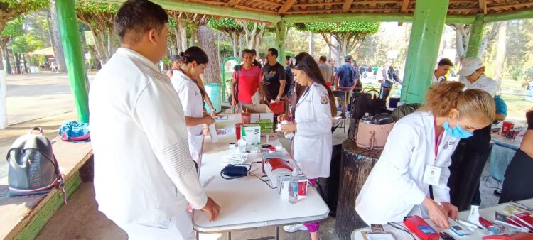 Feria de la Salud, ocasión para prevenir enfermedades crónicas y curables: JCER