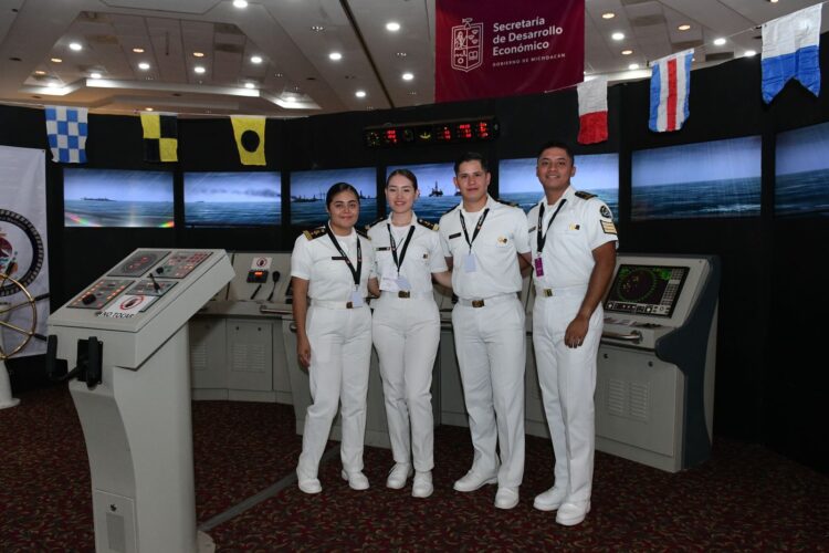 Ven a navegar en el mar con simulador en el Festival Michoacán de Origen