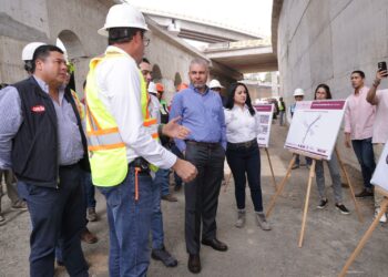 Supervisa el Gobernador avances en distribuidor vial salida a Salamanca
