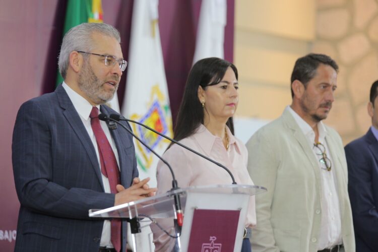 Sin intermediarios, Bedolla otorgará base a más de 7 mil docentes michoacanos