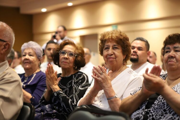 Atención médica para docentes jubilados beneficia a más de 20 mil personas: SEE