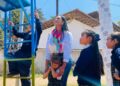 Inaugura Araceli Saucedo área de juegos infantiles en preescolar de Picuarembo