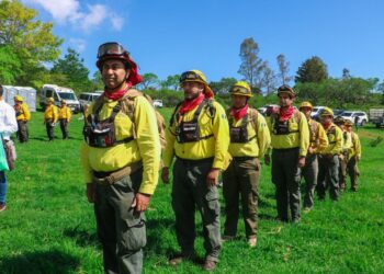 Reconoce Ramírez Bedolla el trabajo de los brigadistas forestales de Uruapan