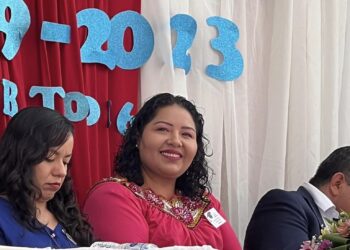 Entrega de apoyos económicos al máximo aprovechamiento académico CECAM