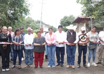 𝗜𝗻𝗮𝘂𝗴𝘂𝗿𝗮𝗰𝗶𝗼́𝗻 𝗱𝗲 Drenaje Sanitario en camino «Los Mangos»: Ziracuaretiro