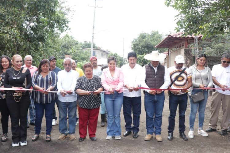 𝗜𝗻𝗮𝘂𝗴𝘂𝗿𝗮𝗰𝗶𝗼́𝗻 𝗱𝗲 Drenaje Sanitario en camino «Los Mangos»: Ziracuaretiro