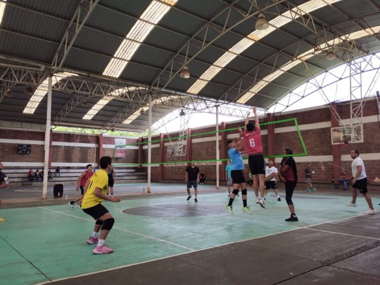 Ziracuaretiro realizó el segundo 𝘾𝙪𝙖𝙙𝙧𝙖𝙣𝙜𝙪𝙡𝙖𝙧 𝙙𝙚 𝙑𝙤𝙡𝙚𝙞𝙗𝙤𝙡 𝙑𝙖𝙧𝙤𝙣𝙞𝙡