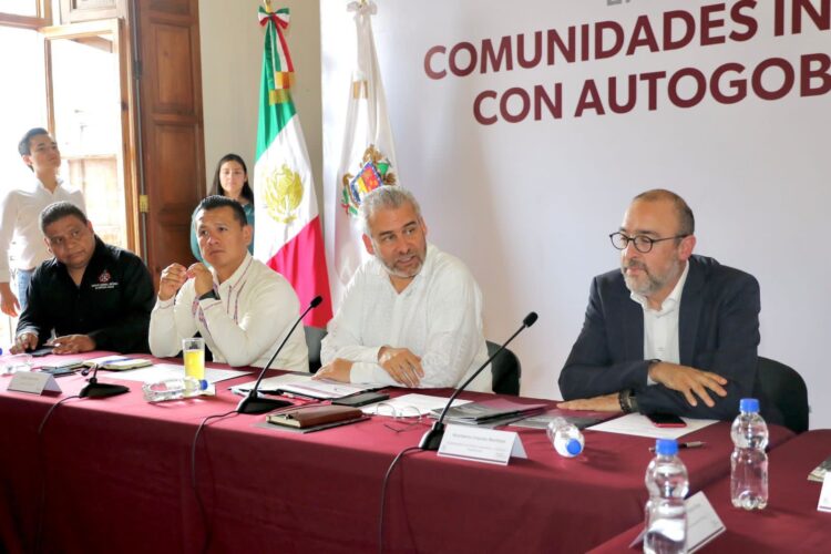 Refrenda Bedolla trabajo coordinado a las comunidades con autogobierno