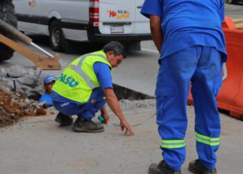 La CAPASU, atiende de manera emergente taponamiento del colector La Quinta