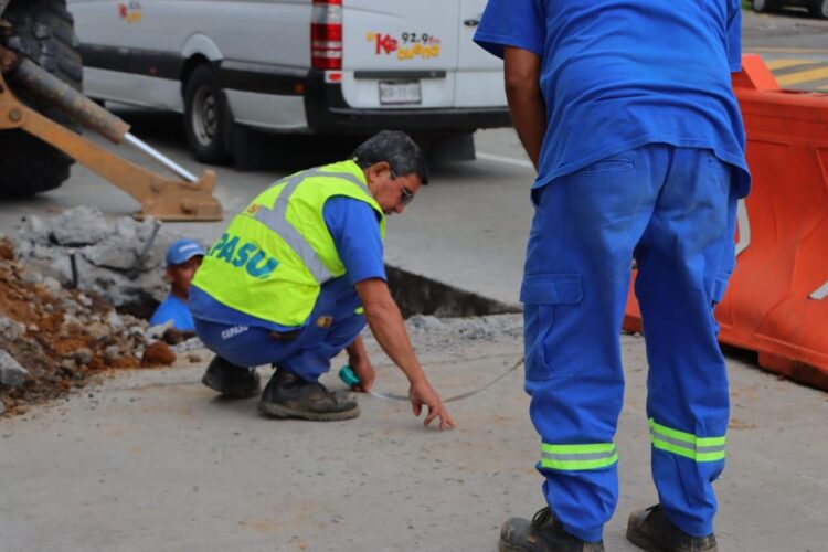La CAPASU, atiende de manera emergente taponamiento del colector La Quinta