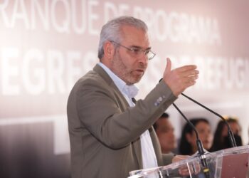 Lanza Bedolla programa para dar 6 mil pesos a mujeres egresadas de refugios