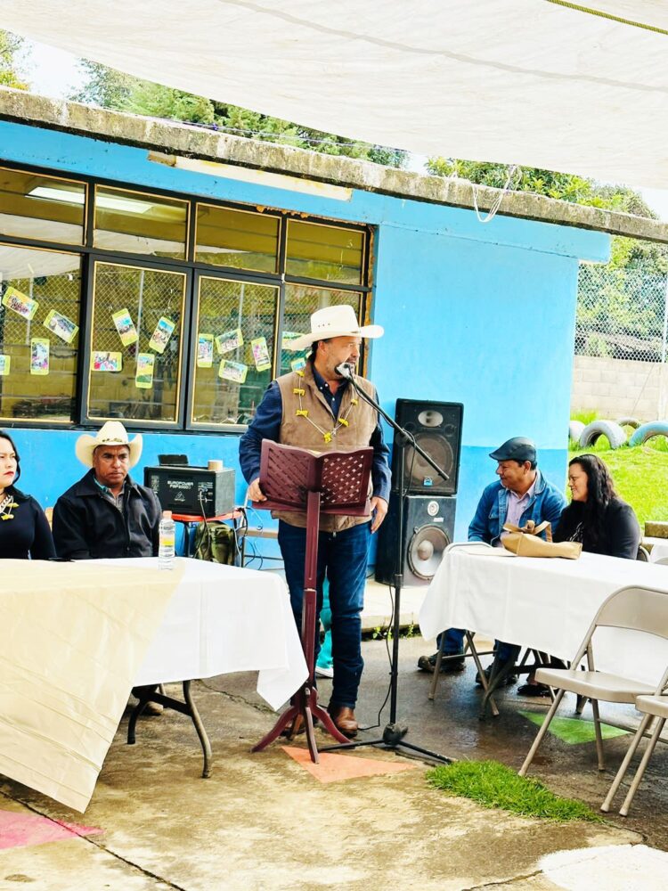 Seguimos impulsando obras a favor de la infraestructura educativa, Arreola Vázquez