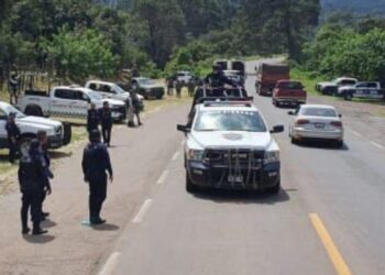 Uniformados refuerzan seguridad en Apatzingán y Uruapan; hay libre tránsito