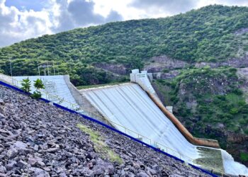Presa J. Múgica, al 100% de agua