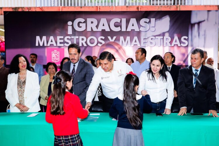 Pide Nacho Campos fortalecer proceso enseñanza-aprendizaje con humanismo