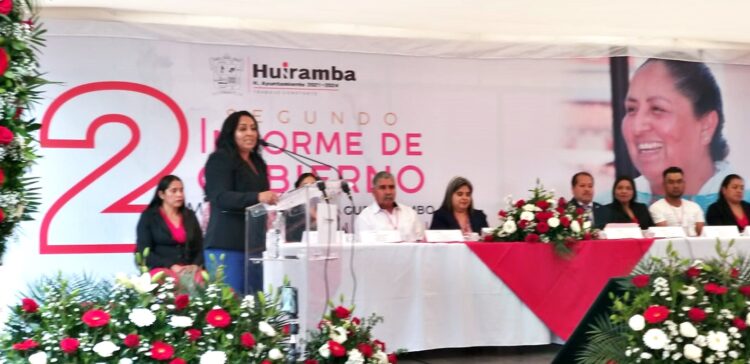 Trabajamos duro para el desarrollo social de Huiramba: edilesa Rocío Domínguez