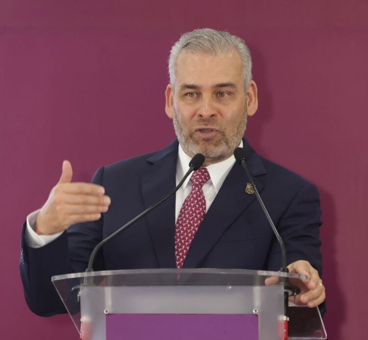 Uruapan pronto será un destino de Mexicana de Aviación: Ramírez Bedolla