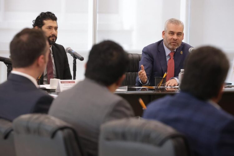 Pactan Bedolla, STPS y aguacateros, ruta para la formalización laboral del sector