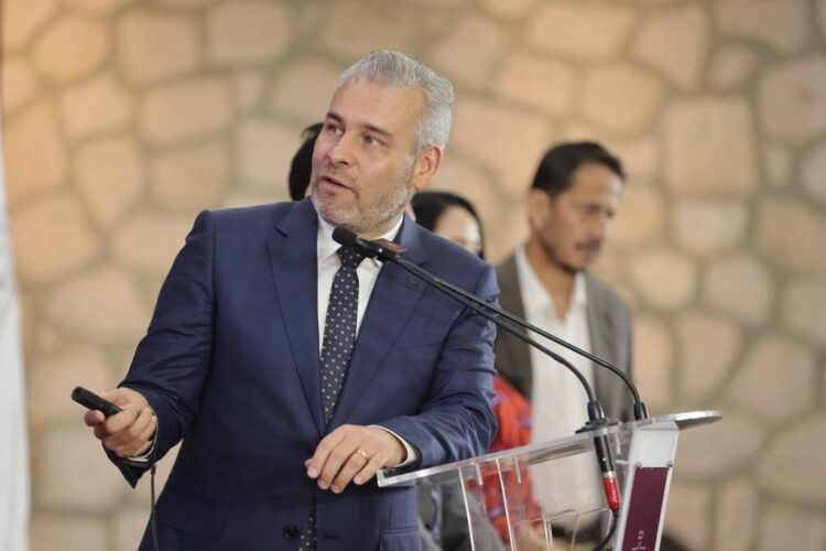 Avanza la infraestructura pública para Michoacán, con 26 mil mdp: R. Bedolla