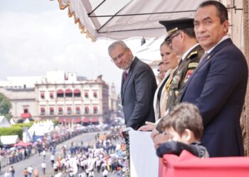 Miles disfrutaron el desfile cívico militar con motivo del 258 natalicio de Morelos