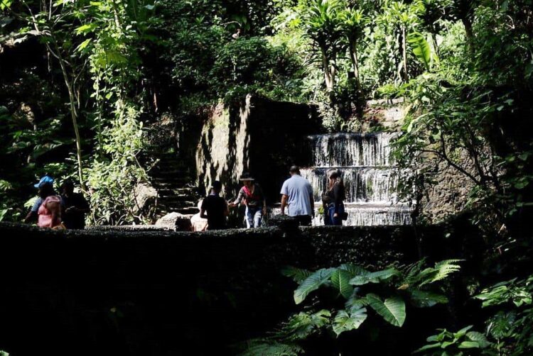 Miles de turistas confian en Uruapan