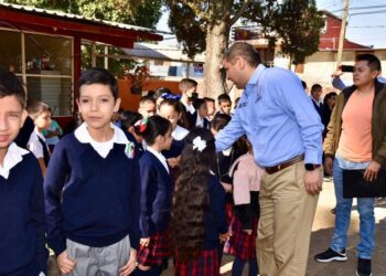 Destaca Nacho Campos labor de padres de familia en nuevo modelo educativo