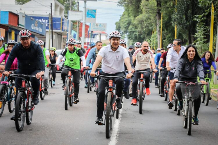 Nacho Campos encabeza rodada en bicicleta contra las adicciones