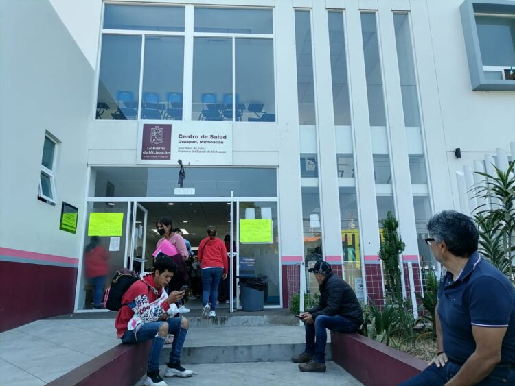 Continua vacunación para recién nacidos en el Centro de Salud Urbano de Uruapan