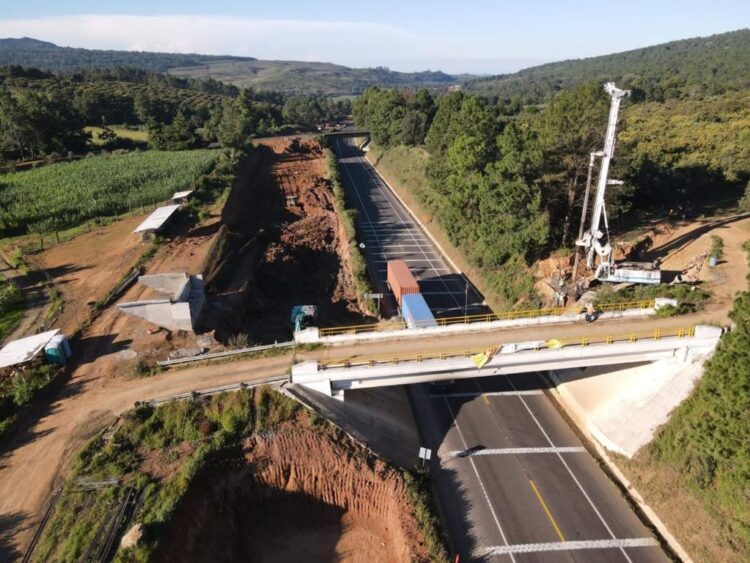 Avanza ampliación de la Siglo XXI; para diciembre el tramo Pátzcuaro-Uruapan