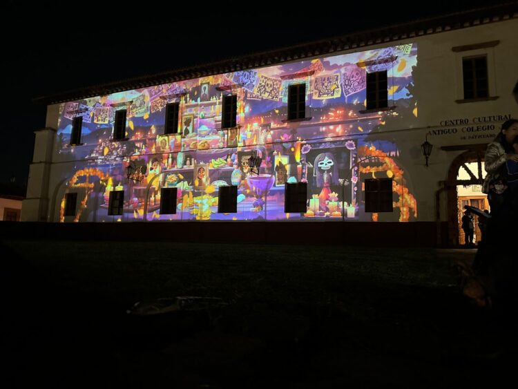 Pátzcuaro inicia celebración de Noche de Ánimas con las calles llenas de turistas