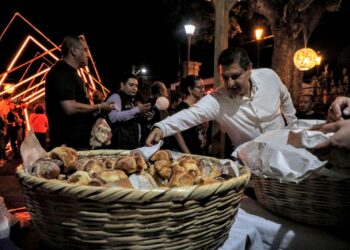 Miles disfrutan del 16° Festival de Velas