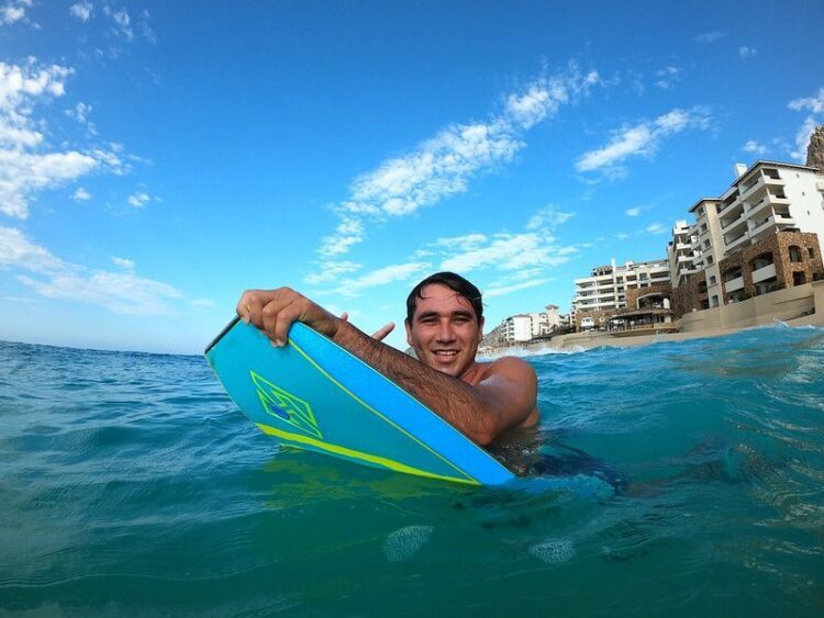 Alfonso Aguilar, primer atleta de Playa Azul en ganar Premio Estatal del Deporte