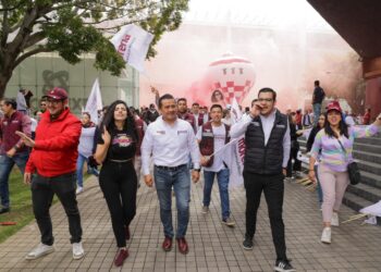 Con jóvenes, por el relevo generacional que Michoacán ya necesita: Torres Piña