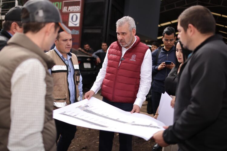 Supervisa Bedolla construcción de avenida San Francisco en Uruapan