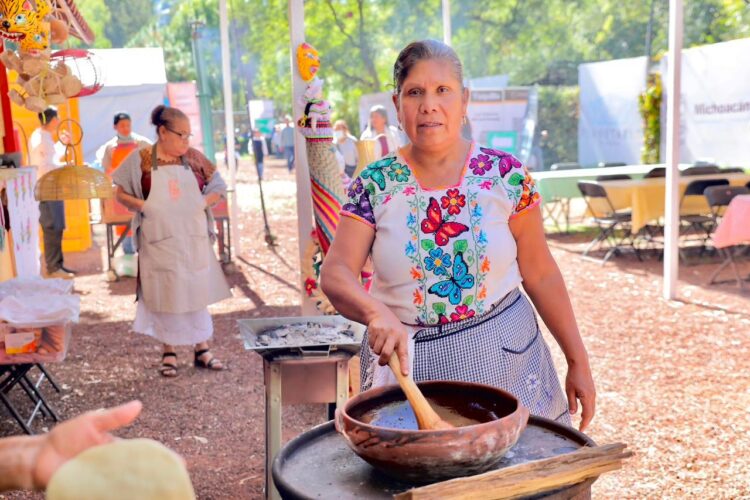 Cocineras tradicionales, tesoro ancestral michoacano que con tu voto podrían ganar los Premios Excelencias Gourmet del 2023