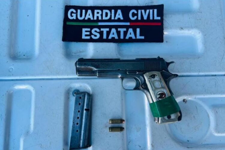 Guardia Civil asegura a menor de edad en posesión de un arma de fuego