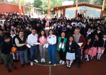 SEE arranca 2024 con entrega de tenis para 15 mil jóvenes